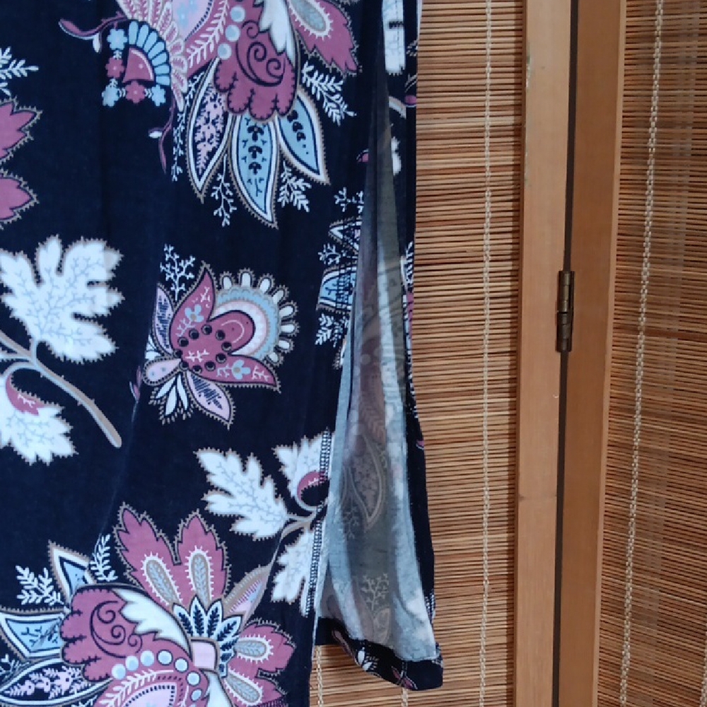 LOFT Maxi Skirt with Pink and White Floral on Black - Picture 3 of 6